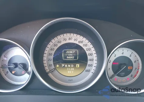 2012 Mercedes-Benz C 250 Luxury/Sport z USA, uszkodzony, nr VIN WDDGF4HB9CA611076